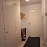 Kirkkokatu 10, Ilmainen Kadunvarsipysaekoeinti *