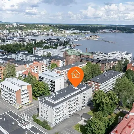 Kirkkokatu 10, Ilmainen Kadunvarsipysaekoeinti *