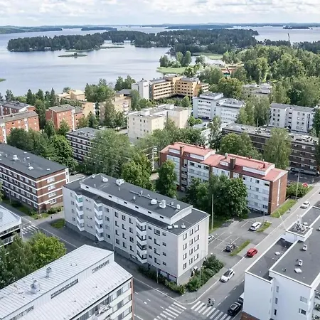 Kirkkokatu 10, Ilmainen Kadunvarsipysaekoeinti *