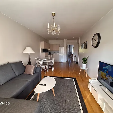 Kirkkokatu 10, Ilmainen Kadunvarsipysaekoeinti Apartment *