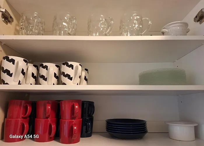 Kirkkokatu 10, Ilmainen Kadunvarsipysaekoeinti *